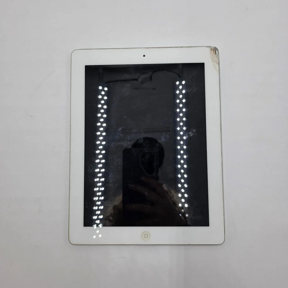 Apple iPad 2nd Gen 16GB Silver WiFi Model A1395 Cracked Screen For Parts Repair